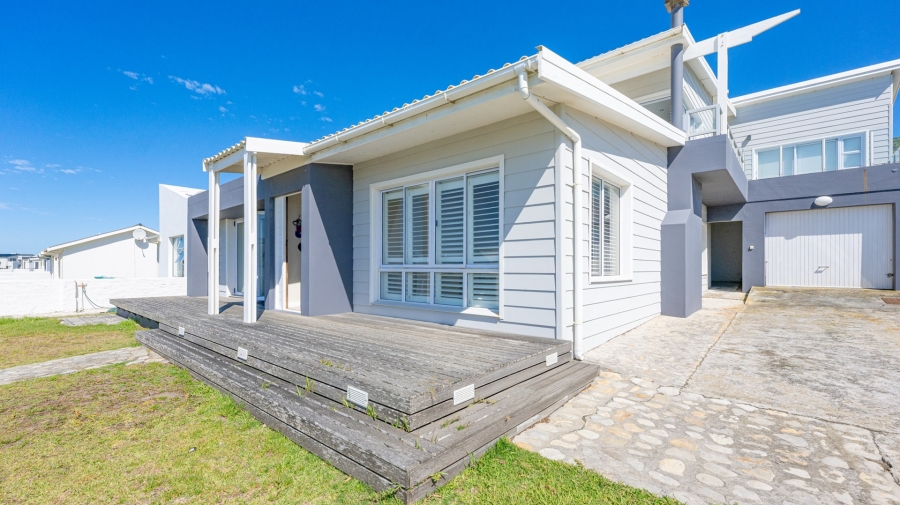 6 Bedroom Property for Sale in Agulhas Western Cape